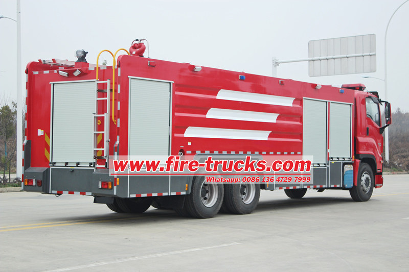 Isuzu GIGA 6x4 fire fighting truck