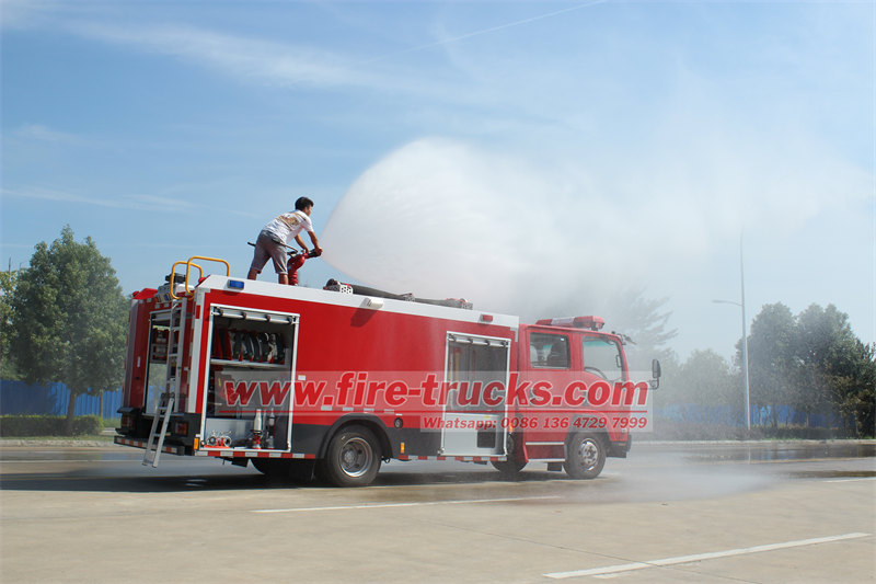 Isuzu fire tanker truck tested before delivery Isuzu fire tanker truck tested before delivery
