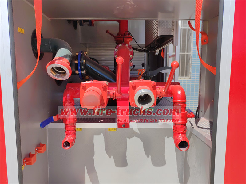Dongfeng 4×4 fire truck pump room Dongfeng 4×4 fire truck pump room