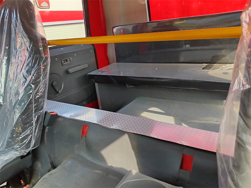 POWERSTAR fire engine with modified double cabin