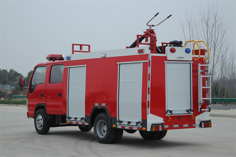 ISUZU 2500L tanker fire truck for sale