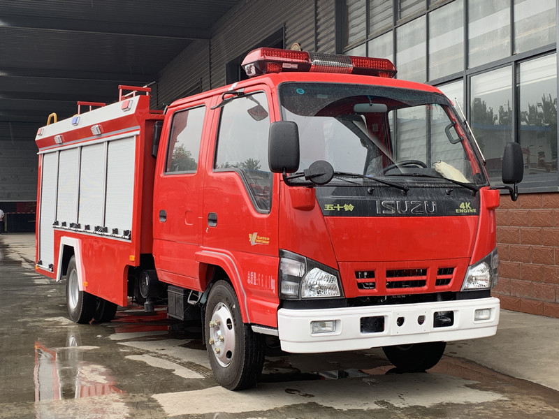ISUZU NKR light duty fire tender