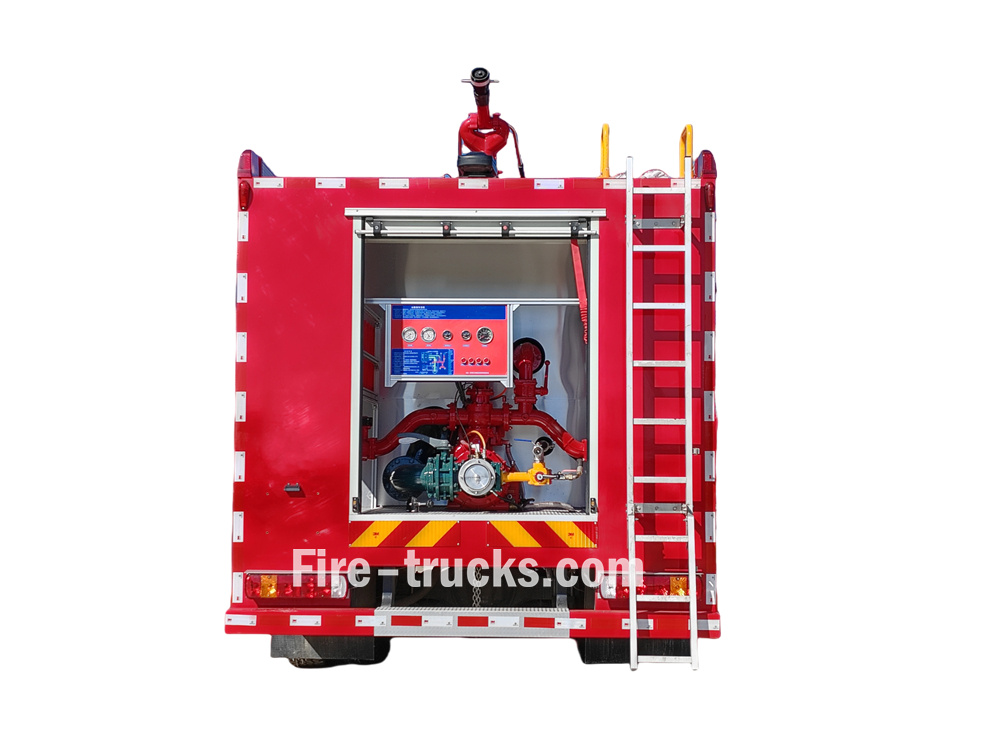 HOWO 4X2 7.5CBM foam fire fighting truck