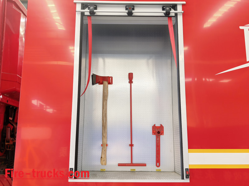 Somalia foam water fire eninge fire fighting vehicle