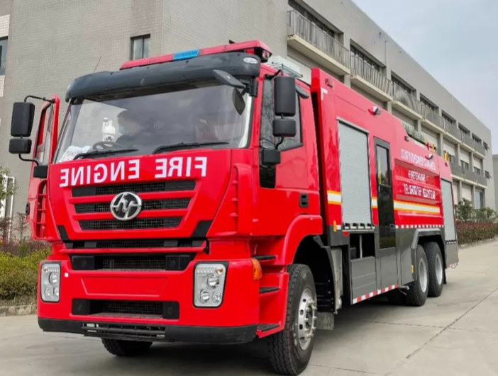 依维柯红岩重型救援消防车规格及价格