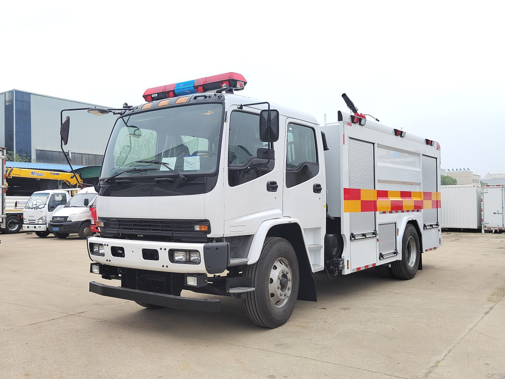 United Arab Emirates 8,000L Water Fire Vehicles Isuzu